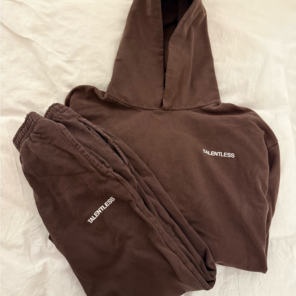 TALENTLESS Brown Hoodie and Sweatpants Set